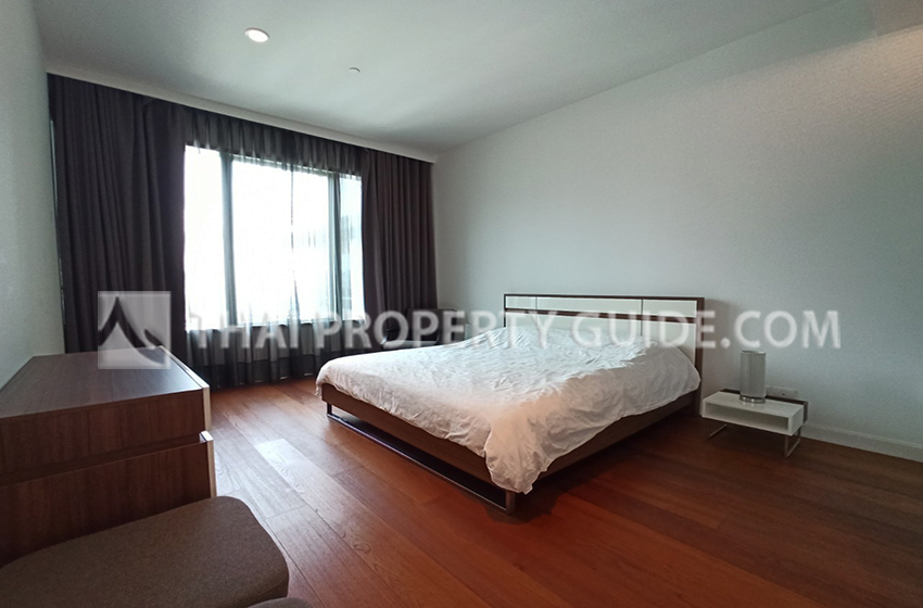Condominium in Ploenchit 